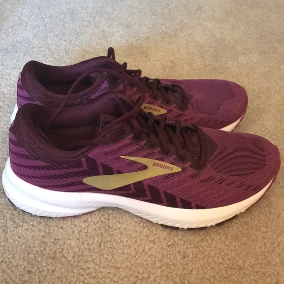 can you wash brooks running shoes in the washer